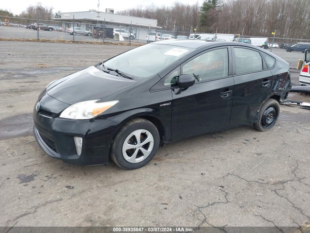 Toyota Prius Two 2014 JTDKN3DU0E0368811 Image 2