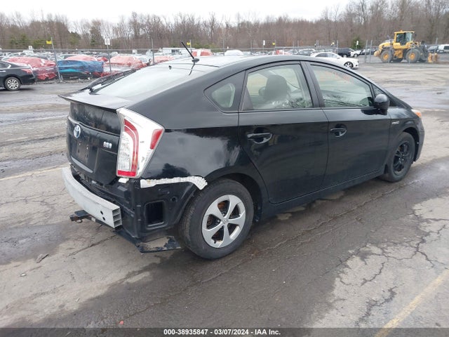 Toyota Prius Two 2014 JTDKN3DU0E0368811 Image 4