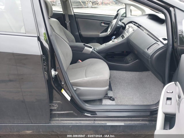 Toyota Prius Two 2014 JTDKN3DU0E0368811 Image 5
