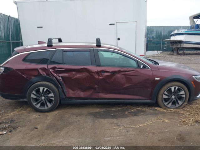 W04GV8SX6J1107567 Buick Regal Tourx Essence