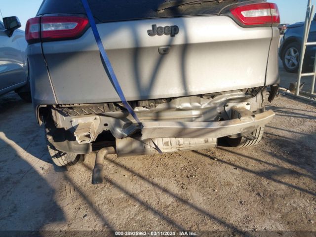 1C4PJLAB3GW302581 Jeep Cherokee Altitude