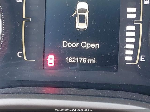 1C4PJLAB3GW302581 Jeep Cherokee Altitude