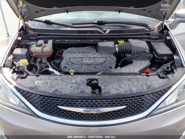 Chrysler Pacifica Touring L 2018 2C4RC1BGXJR120300 Image 10