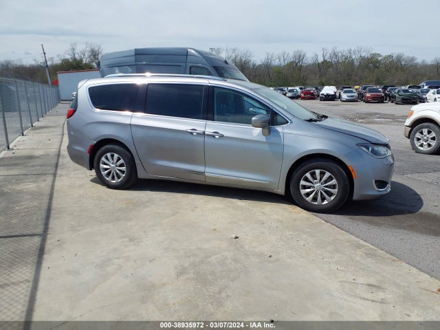 Chrysler Pacifica Touring L 2018 2C4RC1BGXJR120300 Image 13