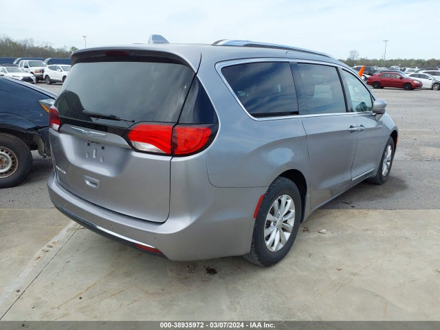 Chrysler Pacifica Touring L 2018 2C4RC1BGXJR120300 Image 4