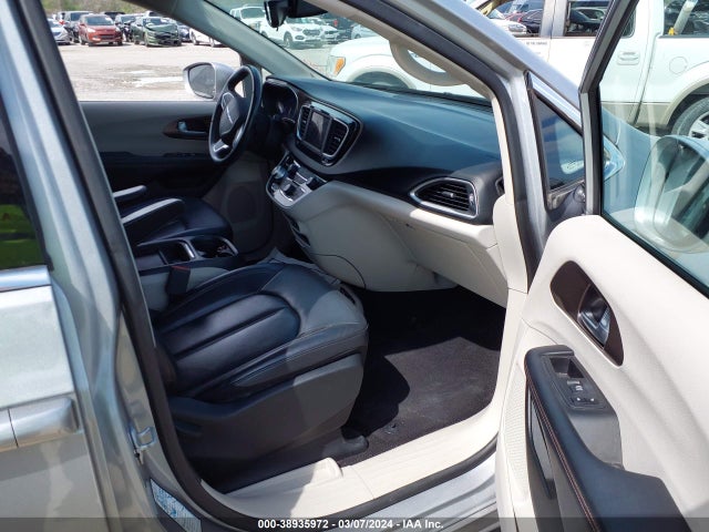 Chrysler Pacifica Touring L 2018 2C4RC1BGXJR120300 Image 5