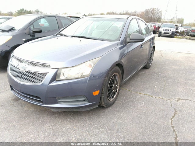 Chevrolet Cruze Ls Auto 2014 1G1PA5SHXE7207255 Image 2