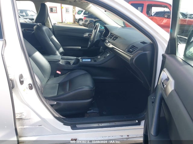 JTHKD5BH6F2222101 Lexus CT 200H