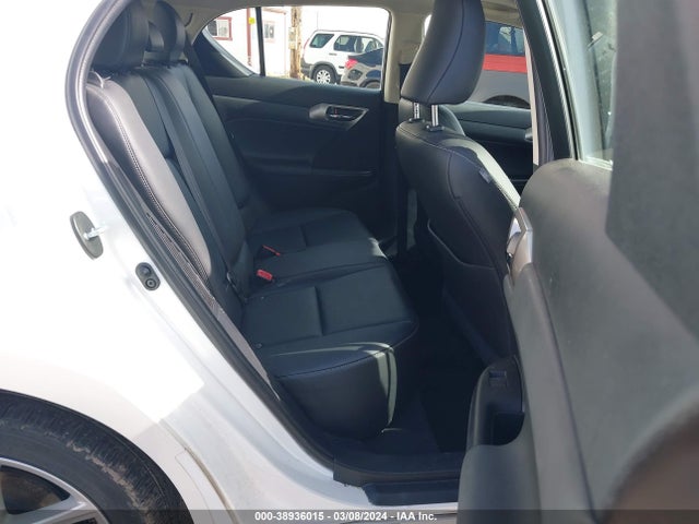 JTHKD5BH6F2222101 Lexus CT 200H