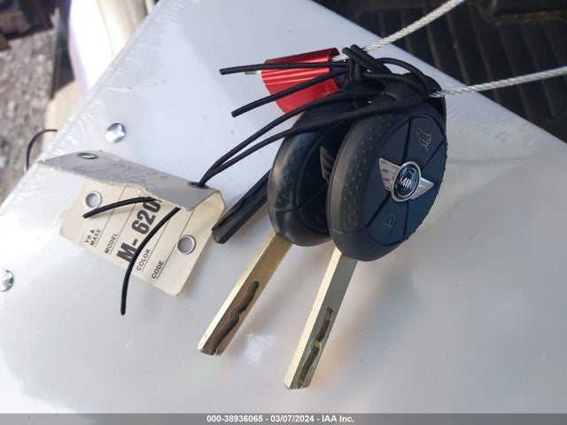 2006 MINI COOPER S WMWRE33546TJ36895 Photo 10