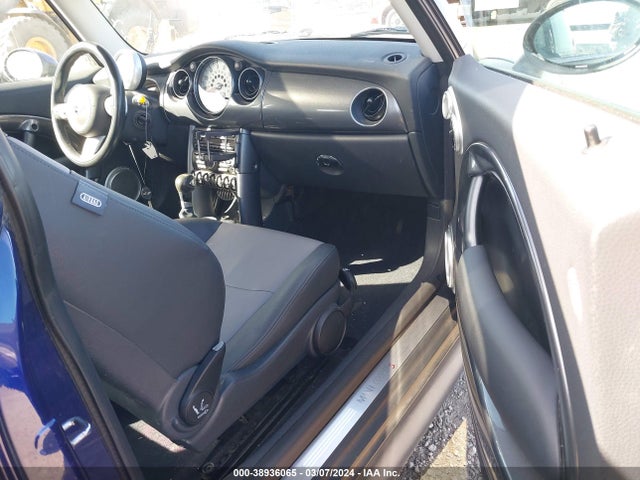 2006 MINI COOPER S WMWRE33546TJ36895 Photo 4