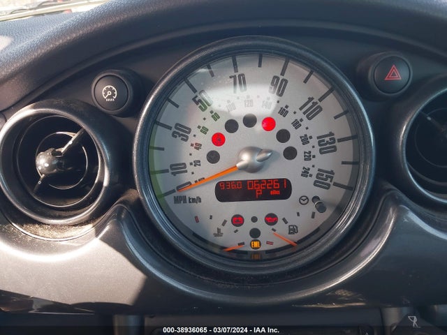 2006 MINI COOPER S WMWRE33546TJ36895 Photo 6