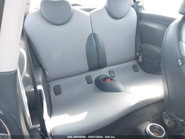 2006 MINI COOPER S WMWRE33546TJ36895 Photo 7