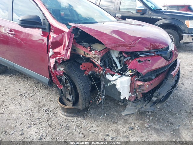 Toyota RAV4 LE 2018 2T3BFREV8JW841559 Image 18