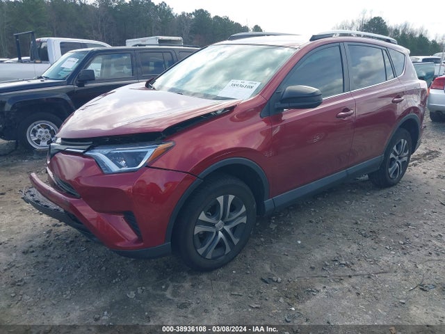 Toyota RAV4 LE 2018 2T3BFREV8JW841559 Image 2