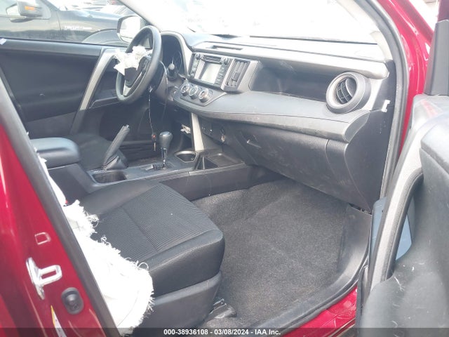 Toyota RAV4 LE 2018 2T3BFREV8JW841559 Image 5