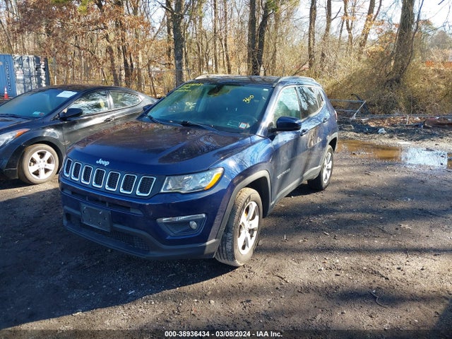 Jeep Compass Latitude 4x4 2018 3C4NJDBB2JT314343 Image 2