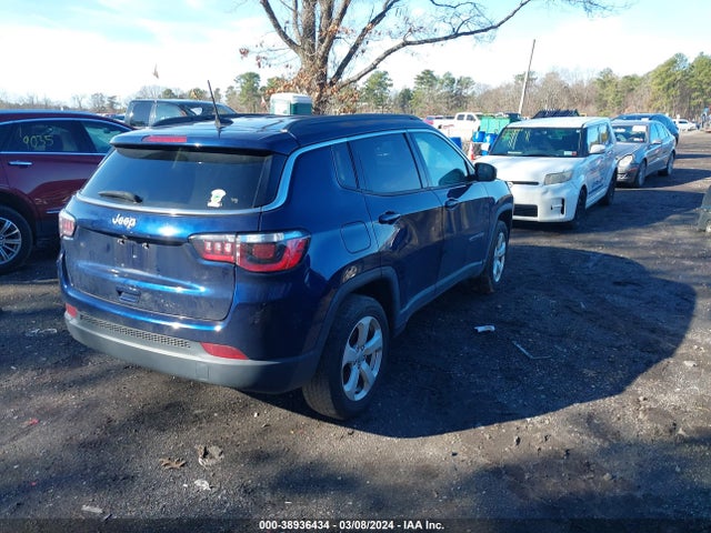 Jeep Compass Latitude 4x4 2018 3C4NJDBB2JT314343 Image 4