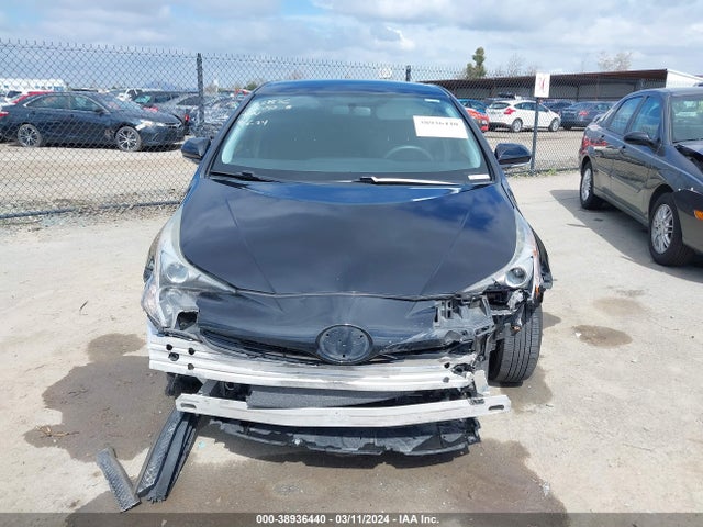 Toyota Prius Two 2016 JTDKBRFUXG3516327 Image 12