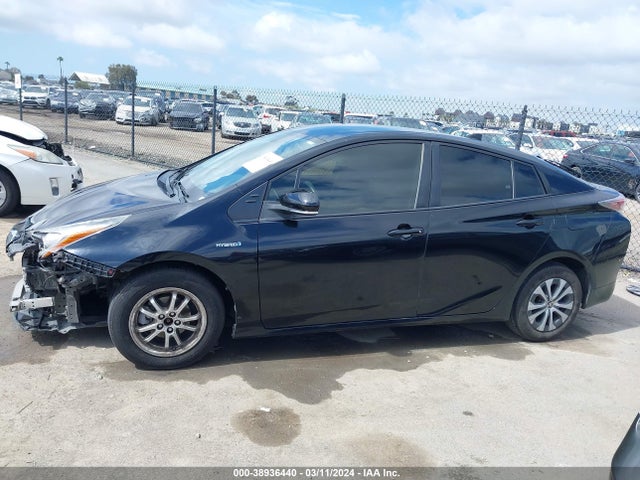 Toyota Prius Two 2016 JTDKBRFUXG3516327 Image 14