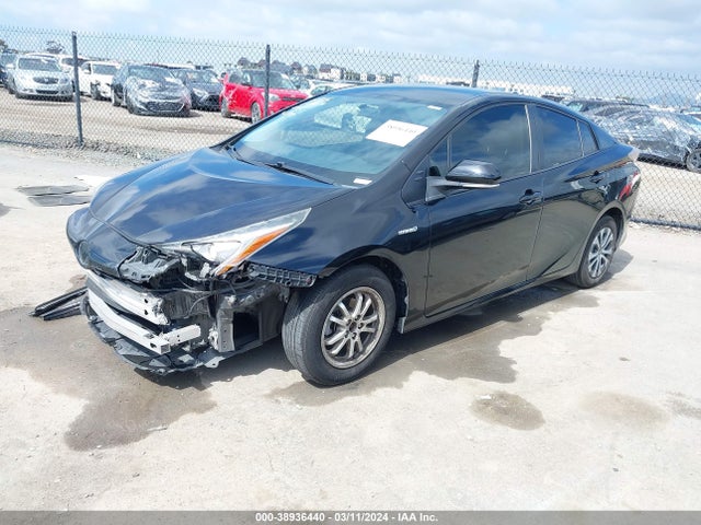 Toyota Prius Two 2016 JTDKBRFUXG3516327 Image 2