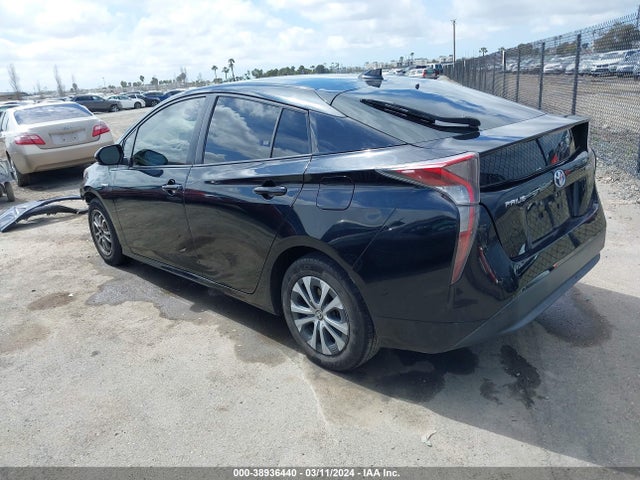 Toyota Prius Two 2016 JTDKBRFUXG3516327 Image 3