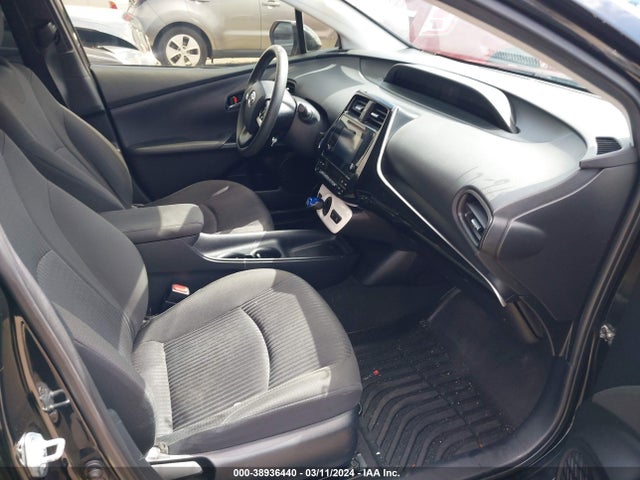 Toyota Prius Two 2016 JTDKBRFUXG3516327 Image 5