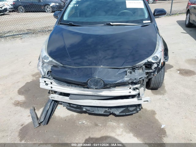 Toyota Prius Two 2016 JTDKBRFUXG3516327 Image 6