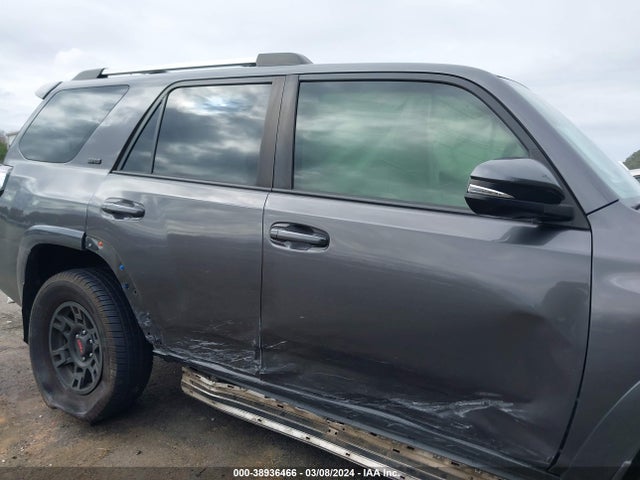 Toyota 4runner Sr5 Premium 2020 JTEBU5JR6L5784226 Image 13