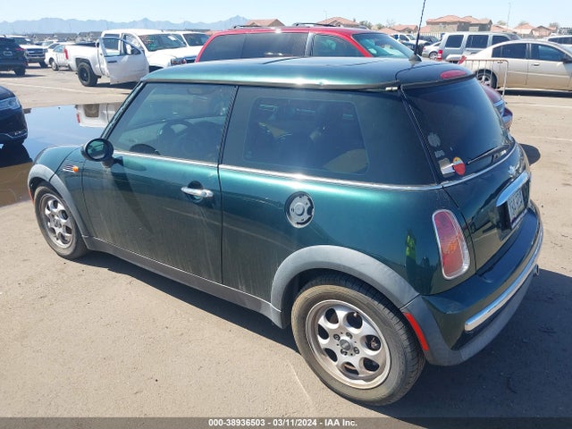 2003 MINI COOPER WMWRC33423TE19047 Photo 2