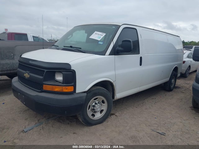 Chevrolet Express 3500 Work Van 2016 1GCZGHFG4G1164037 Image 2