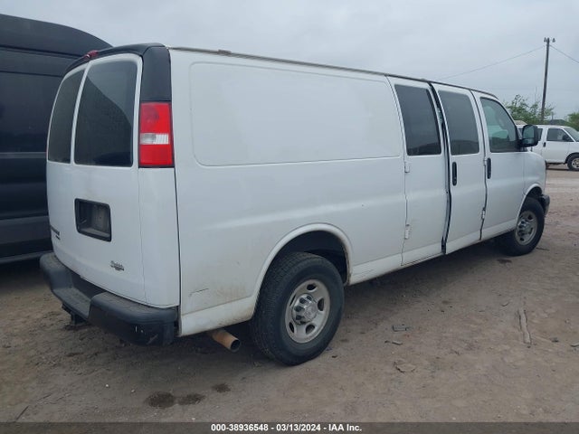 Chevrolet Express 3500 Work Van 2016 1GCZGHFG4G1164037 Image 4