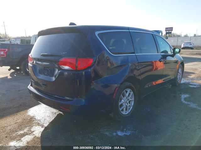 2C4RC1DGXHR561464 Chrysler Pacifica Touring