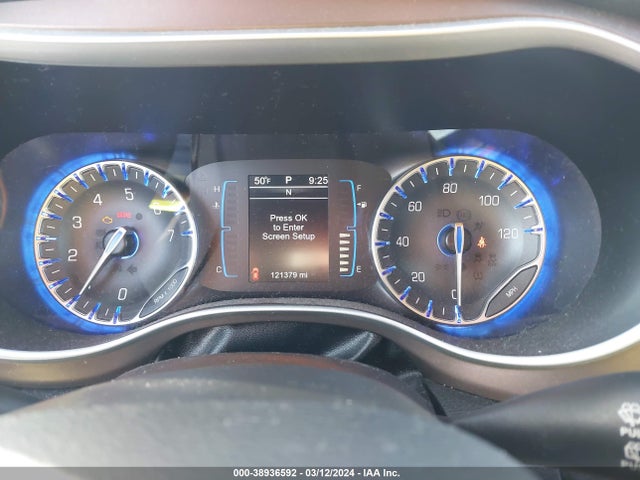 2C4RC1DGXHR561464 Chrysler Pacifica Touring