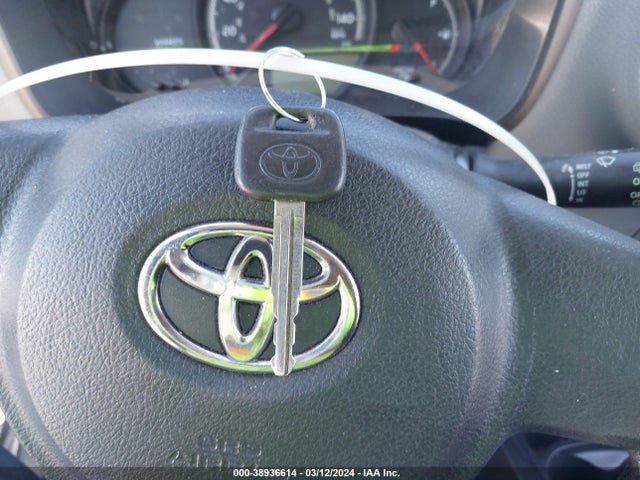 Toyota YARIS L 2016 VNKKTUD30GA066149 Image 11