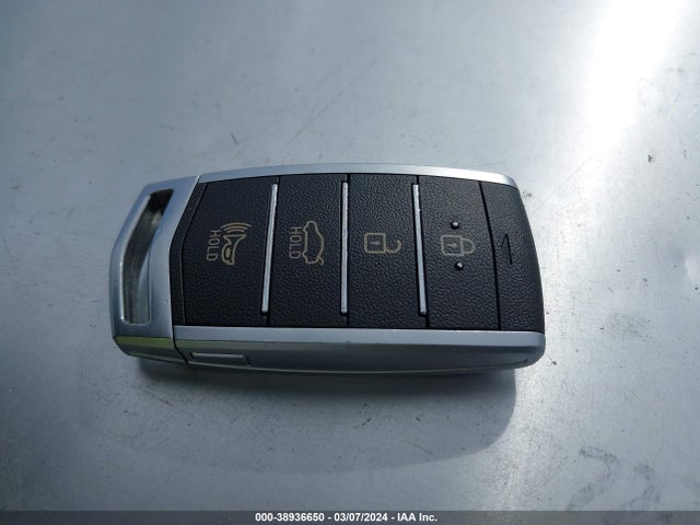 Genesis G90 5.0 Ultimate 2017 KMHG54JH3HU034767 Image 11
