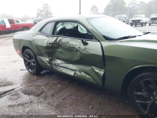 2C3CDZAGXNH108618 Dodge Challenger Sxt