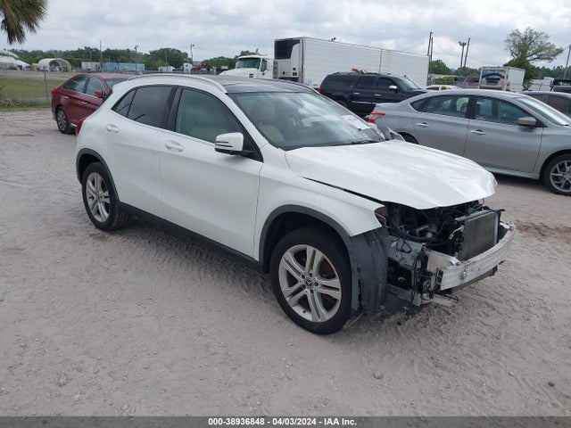 2018 WDCTG4EB8JJ486122 main image