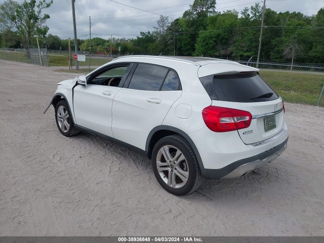 Mercedes-Benz GLA 250 2018 WDCTG4EB8JJ486122 Image 3