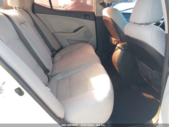 KIA Optima Lx 2014 5XXGM4A73EG309487 Image 8