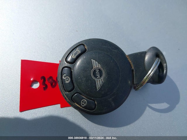 2012 MINI COOPER WMWSU3C58CT258370 Photo 10