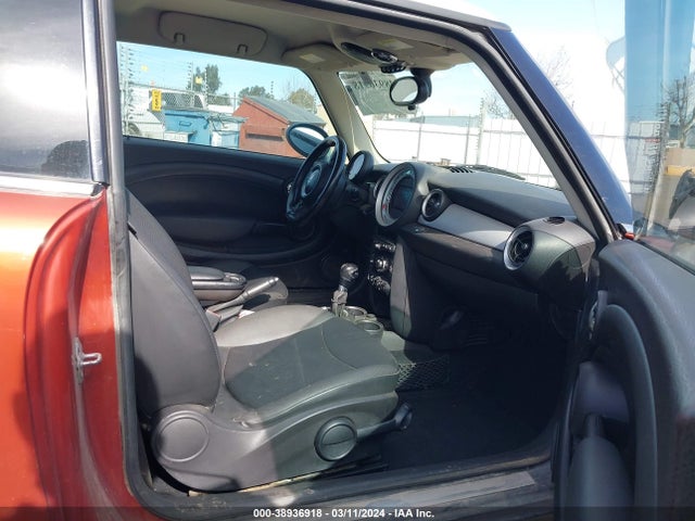 2012 MINI COOPER WMWSU3C58CT258370 Photo 4