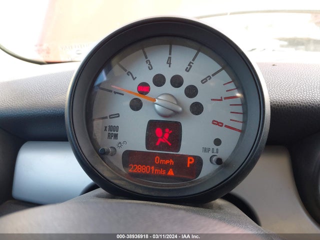 2012 MINI COOPER WMWSU3C58CT258370 Photo 6