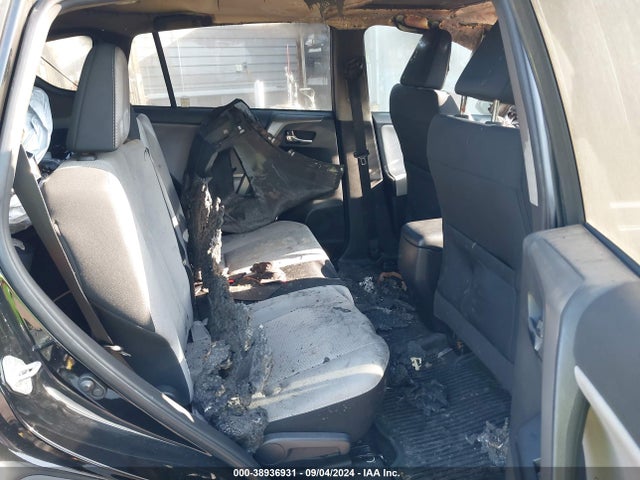 Toyota Rav4 Xle 2017 2T3RFREV1HW658982 Image 8