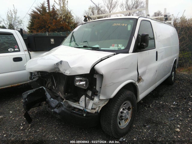 Chevrolet Express 3500 Work Van 2014 1GCZGTCG5E1205134 Image 2