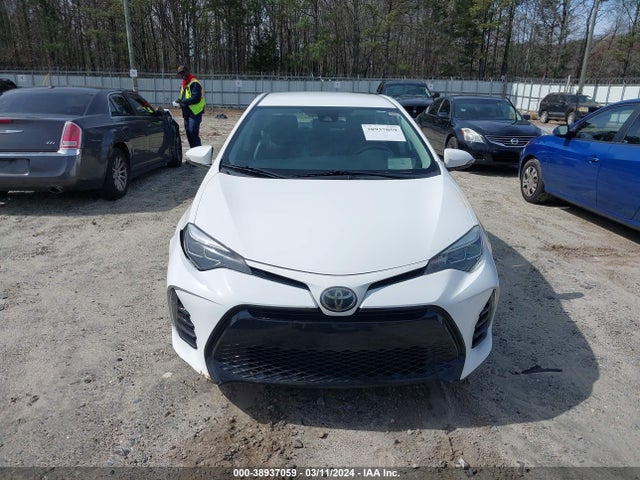 Toyota COROLLA SE 2018 5YFBURHE9JP824586 Image 12