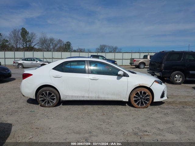Toyota COROLLA SE 2018 5YFBURHE9JP824586 Image 13