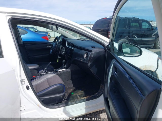 Toyota COROLLA SE 2018 5YFBURHE9JP824586 Image 5