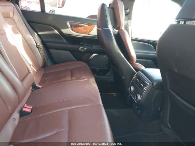 1LN6L9NC5K5604461 Lincoln Continental Reserve