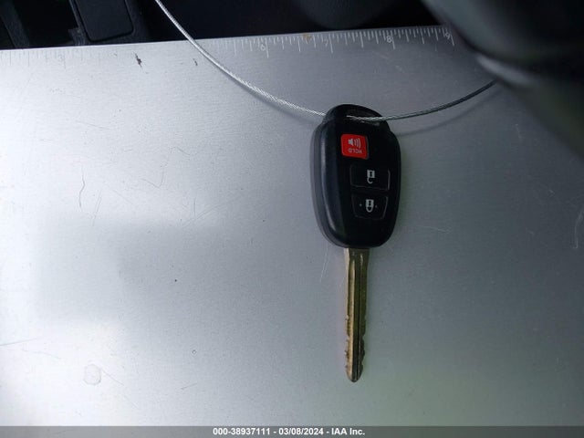 Toyota Rav4 Xle 2018 JTMWFREV8JJ752168 Image 11